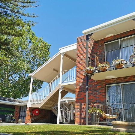 הורסהאם Town House Motor Inn מראה חיצוני תמונה