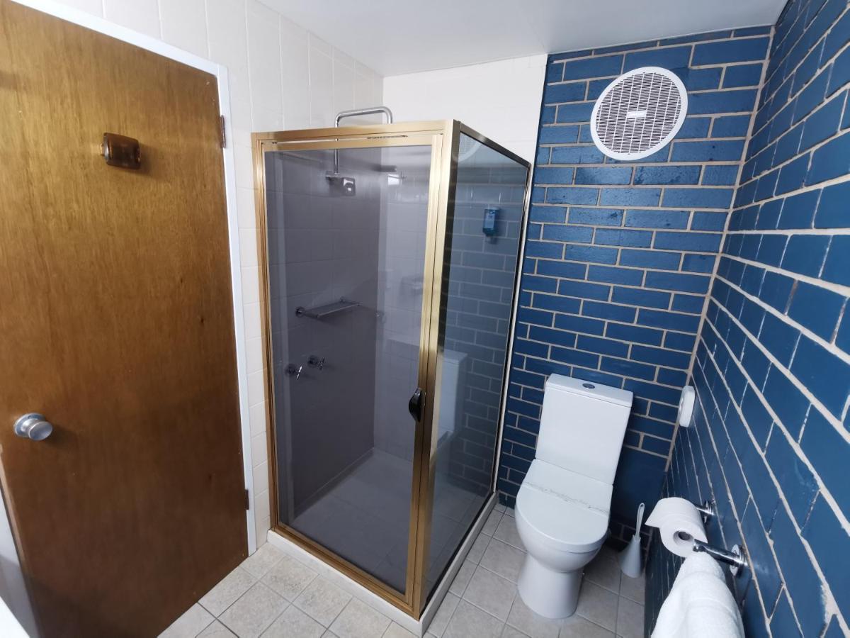 הורסהאם Town House Motor Inn מראה חיצוני תמונה