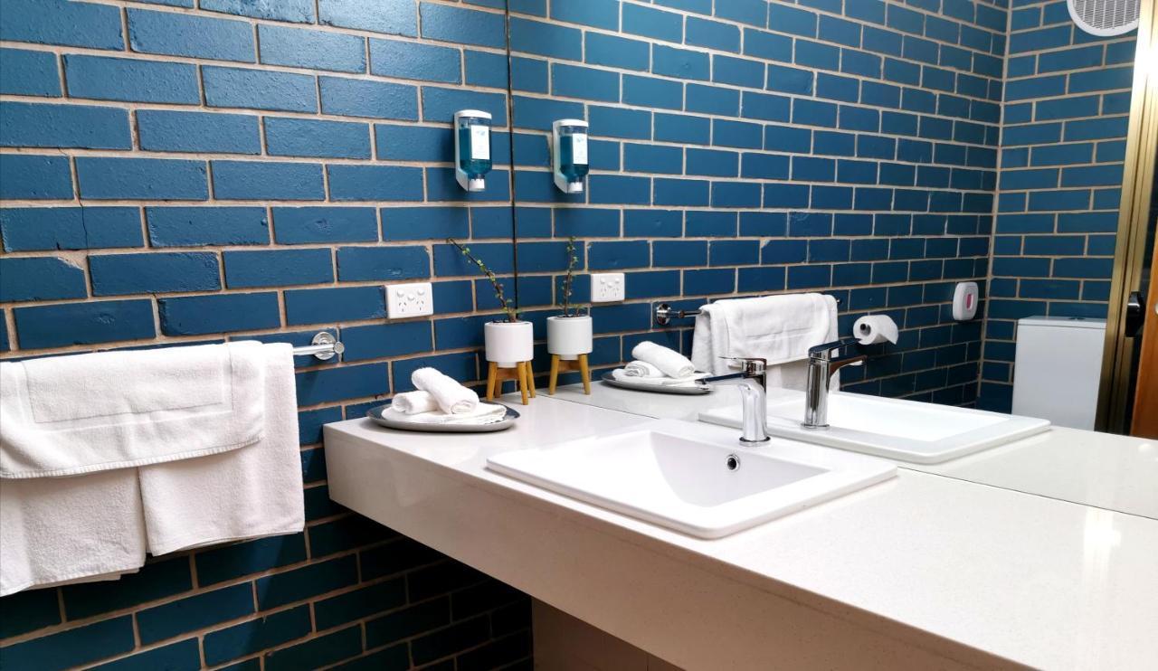 הורסהאם Town House Motor Inn מראה חיצוני תמונה